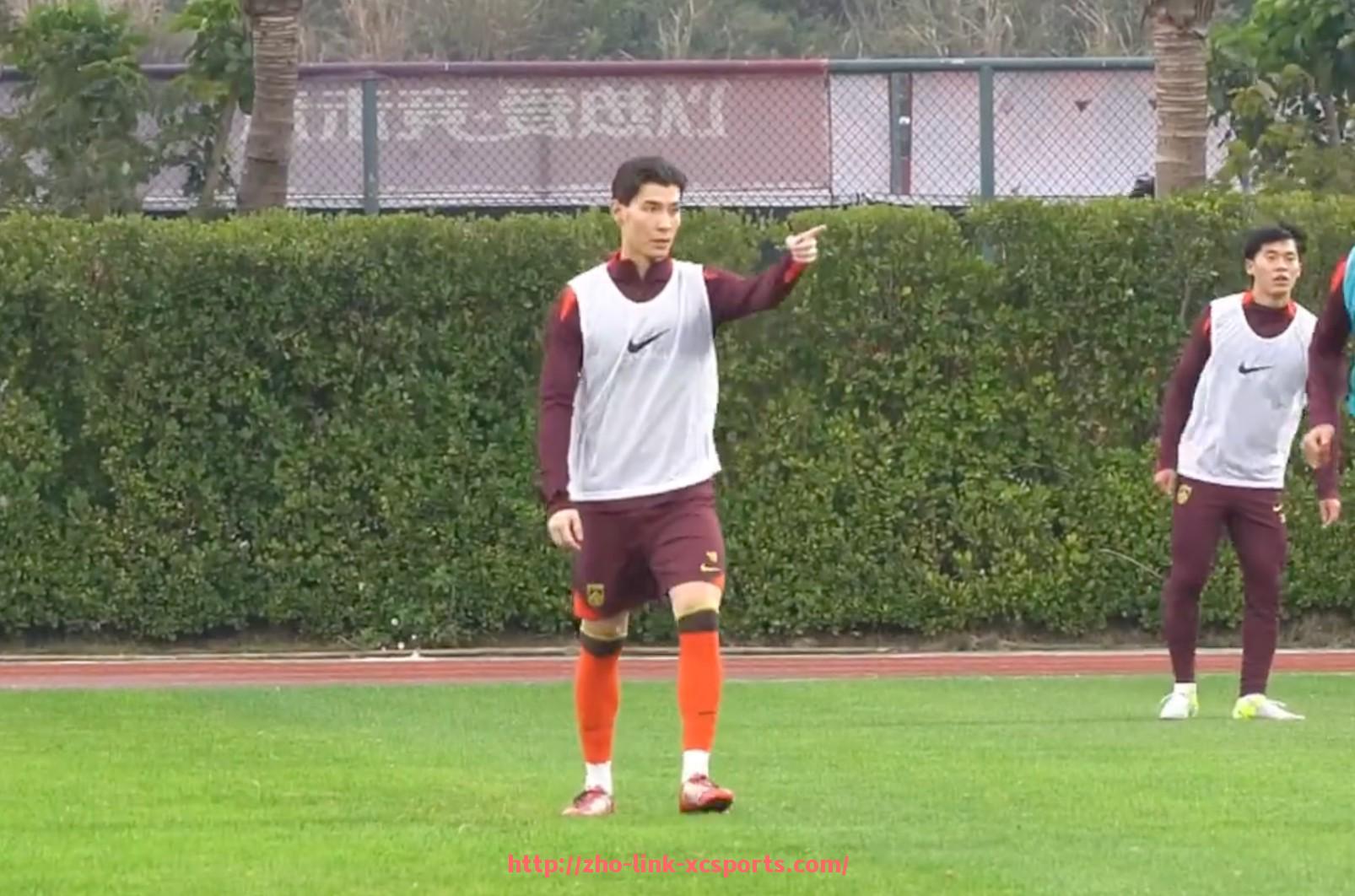 杏彩体育-火箭队球员库鲁茨的赛场表现及潜力展望 杏彩体育-火箭队球员库鲁茨的赛场表现及潜力展望